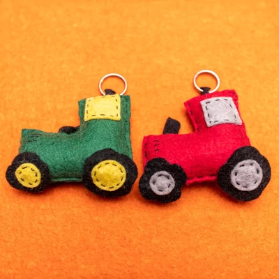 Traktor (több színben)